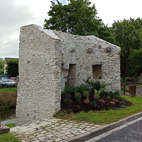 Initiatives77 - Réhabilitation de la tour de la porte de Meaux à Crécy-la-Chapelle (après)