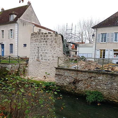 Initiatives77 - Réhabilitation de la tour de la porte de Meaux à Crécy-la-Chapelle (après)