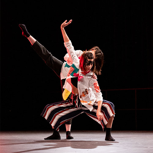 Initiatives77 - Spectacle "Danse au Loing" avec les costumes fait par le File de l'emploi