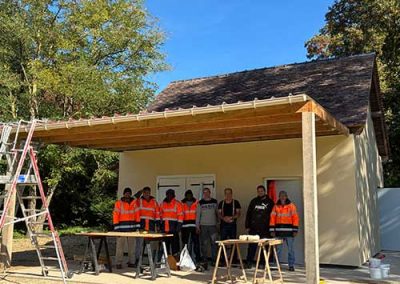 Pose des gouttières et application de la lasure
